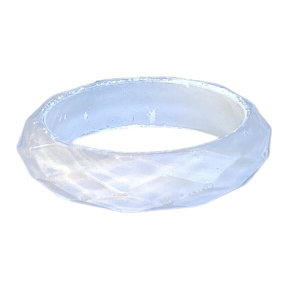 Vintage Chunky Honeycomb Faceted White Lucite Bangle Bracelet Optic Effect - Picture 4 of 6